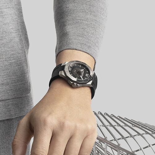 2023-Baume-et-Mercier-Riviera-Azur-300M-Dive-Watch-2