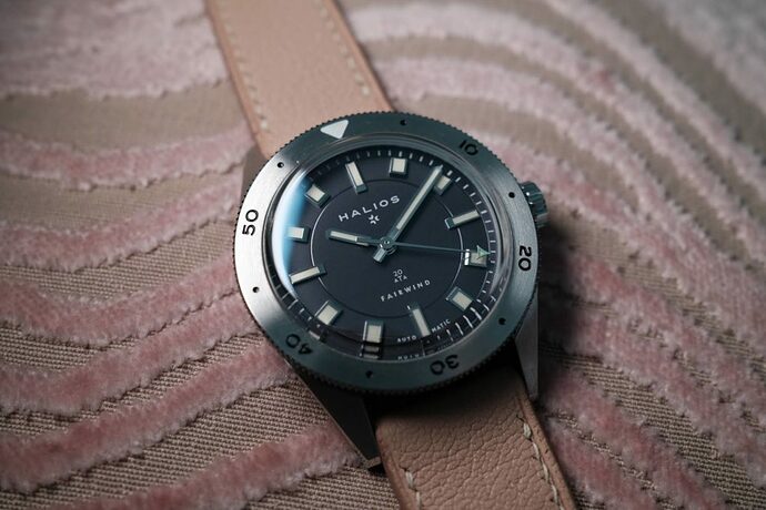 Halios-Fairwind-Review-on-Leather-2-1024x683