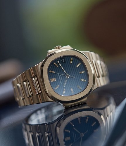 Patek_Philippe_Nautilus_3800_yellow_gold_watch_at_A_Collected_Man_London4