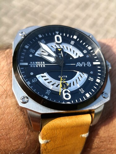 AVI-8-AV-4057-02-Hawker-Hunter-43mm-202105-109EUR-p08