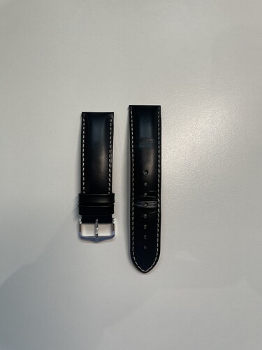 TK: Hirsch Trooper Horlogebandje Kalfsleer Zwart met wit stiksel 22mm