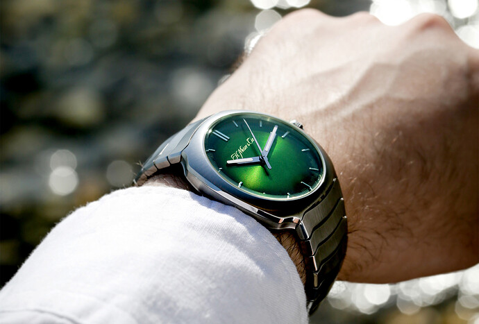 H-Moser-Cie-Streamliner-Centre-Seconds-Matrix-Green-c