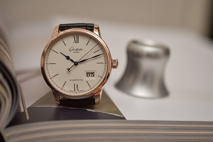 Glashutte-Original-Senator-Excellence-Panorama-Date-Gold-1-36-03-02-05-30-4