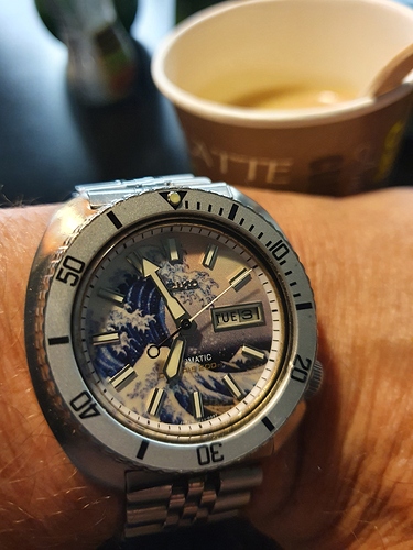16043830078708735907885467135064
