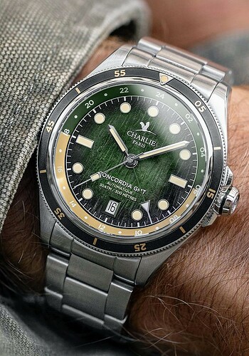 Charlie-Paris-Concordia-GMT-montre-automatique-plongee-vert-carre~2