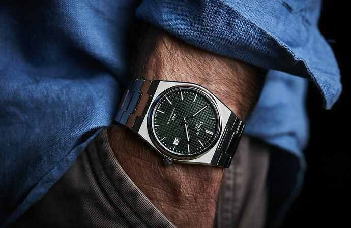 Tissot-PRX-Powermatic-80-green-0103-scaled-e1649643058380
