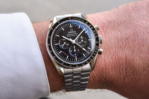 Omega-Speedmaster-Moonwatch-Professional-Master-Chronometer-Co-Axial-2021-review-15