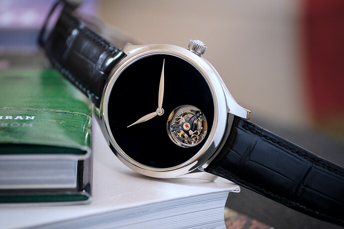 H-Moser-and-Cie-Endeavour-Tourbillon-Concept-Vantablack-5