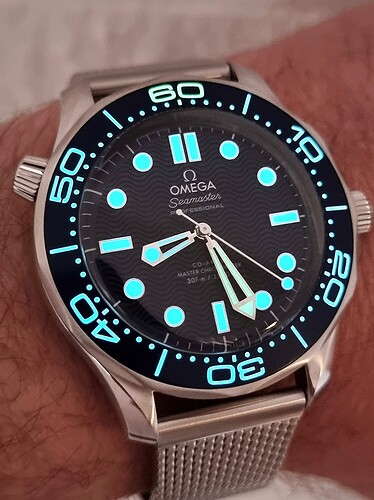 Bond 60th lume