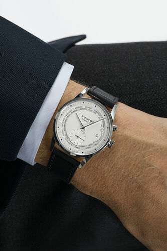 0805_Zuerich_Weltzeit_wristshotstill_103_PR