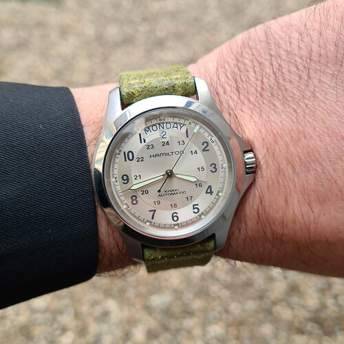 Hamilton_Khaki_L_GR