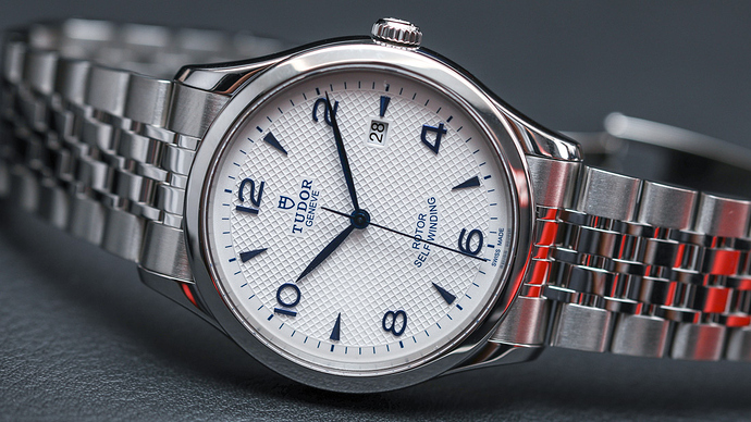 Tudor-1926-aBlogtoWatch-06