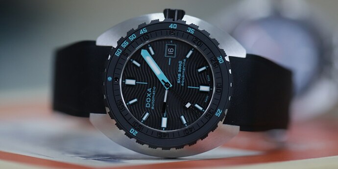 Doxa_Sub_300_Beta_Aquamarine_Frontal_1_Biel_2023