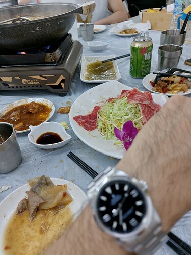 1689597940514531020771865963303