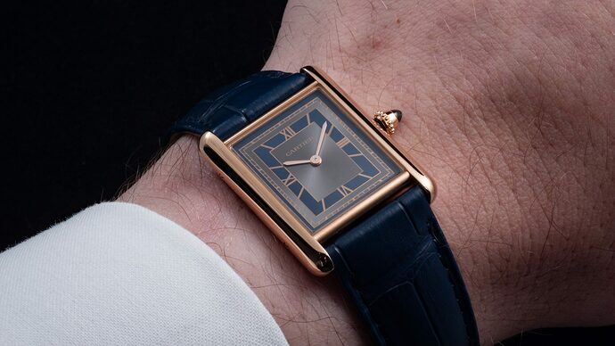 f77b260d-cartier_tank_louis_cartier-1104727-e1628099395392