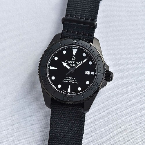 Certina-DS-Action-Diver-43mm-All-black-Powermatic-80-C032.607.38.051.00-hands-on-8