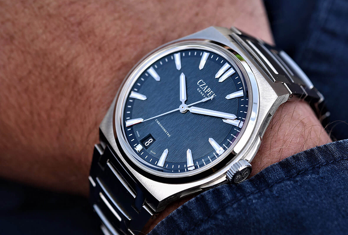 Screenshot_2020-12-18 Czapek-Terre-Adlie-blue-wrist jpg (JPEG-afbeelding, 1600 × 1600 pixels) - Geschaald (55%)