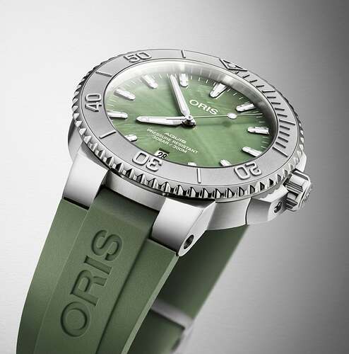Oris-Aquis-New-York-Harbor-Limited-Edition-5