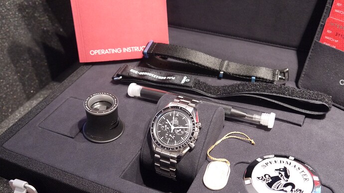 Omega-Speedmaster-Box-Set-4