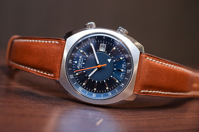 Alpina-Startimer-Pilot-Heritage-GMT-8