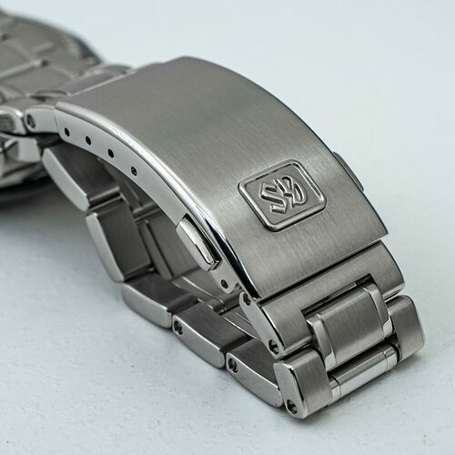 Grand-Seiko-Spring-Drive-GMT-SBGE255-3-1024x1024