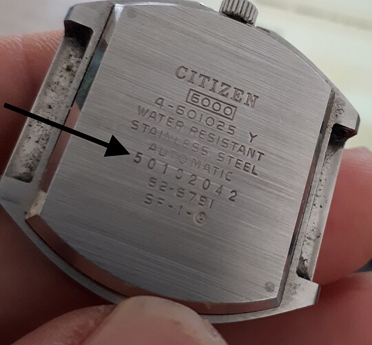 citizen-6000-mono-case-detail