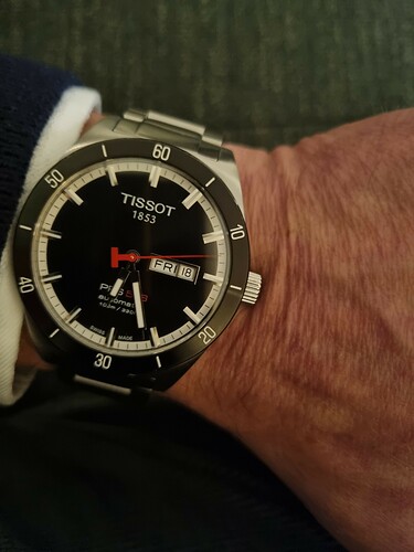 16687923482436679226380339578001