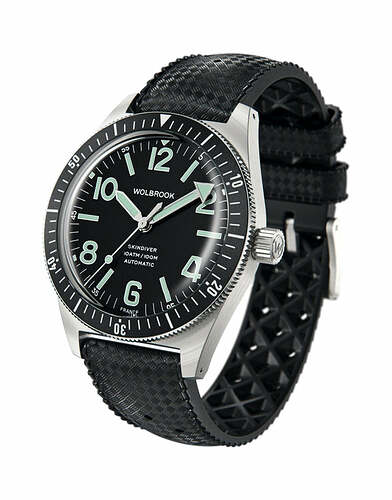 Skindiver-Automatic_Watch_Green_Lum_Black_Dial_Black_Tropic_Rubber_Strap_3.4_21-SA-002-RB1-BLK-LE1_565x720_crop_center