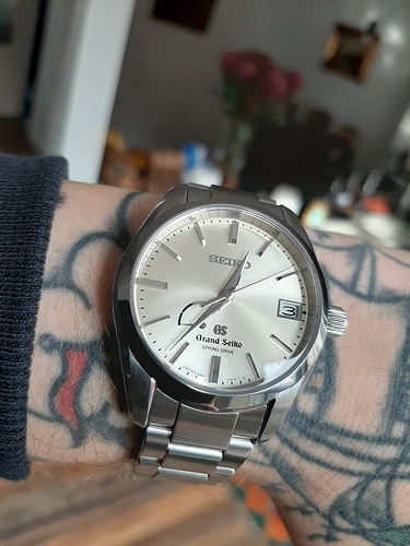 16044032716628577175497494374163