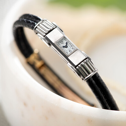 W-1131 Cartier Ladieswatch in Platinum_009_1x1