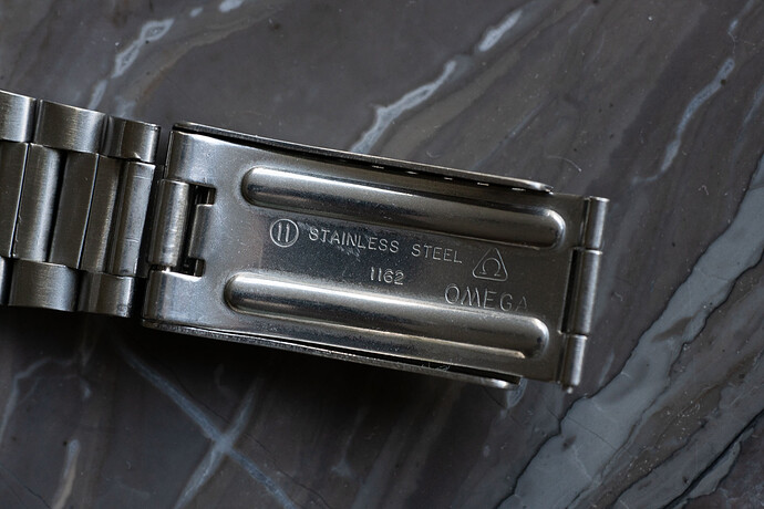 Omega_Speedmaster_MarkII_145014-7
