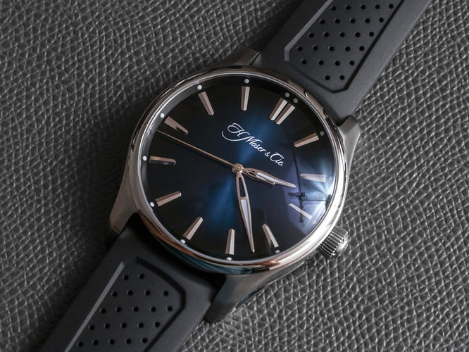 H-Moser-Cie-Pioneer-Centre-Seconds-aBlogtoWatch-13