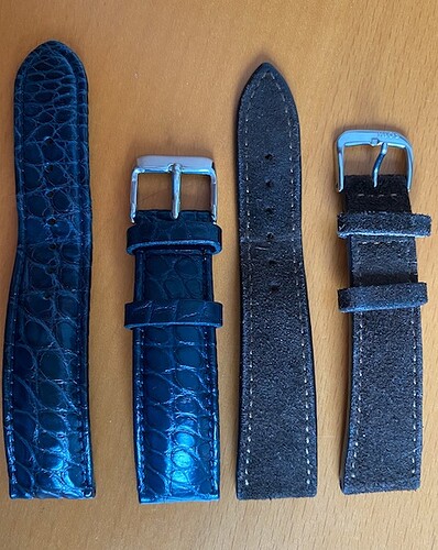 Blauwe Croc en Bruine Suede