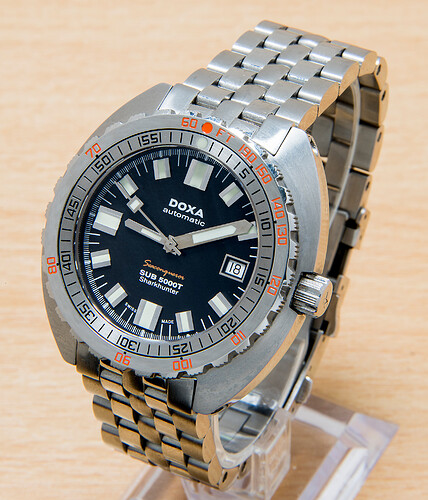 Doxa Sharkhunter Sub 5000 T