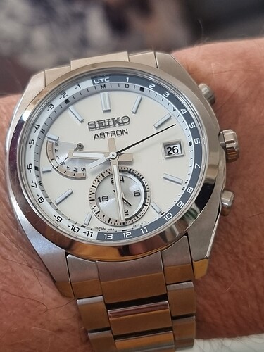 16903566012182397530933515922023