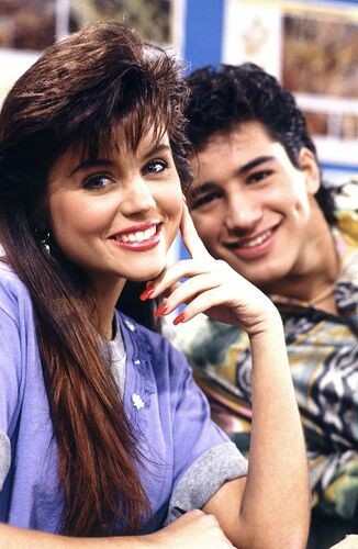 1501762713-tiffani-thiessen-mario-lopez-saved-by-the-bell