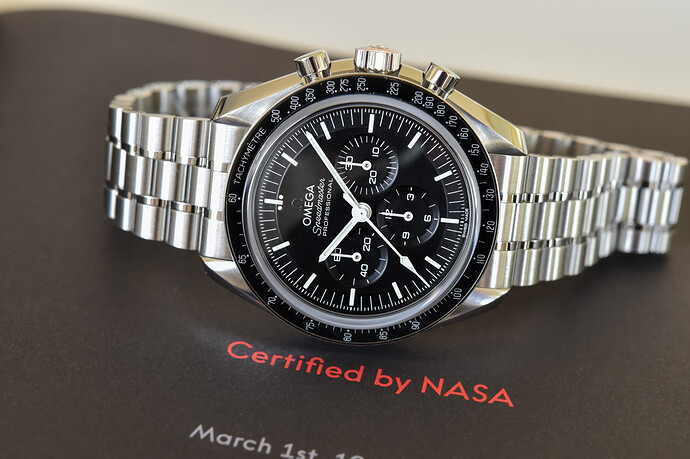 Omega-Speedmaster-Moonwatch-Professional-Master-Chronometer-Co-Axial-2021-review-7