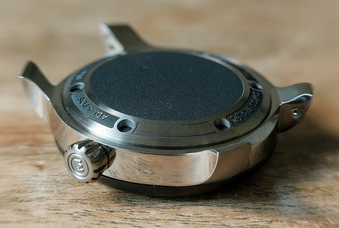 achterkant horloge ming-bewerkt