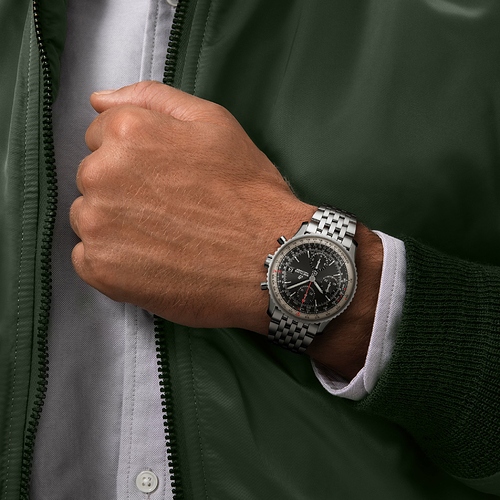 a13324121b1a1-navitimer-chronograph-41-on-wrist