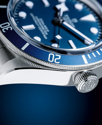 Tudor_Black_Bay_58_NavyBlue_bezelCU_1000-840x1024