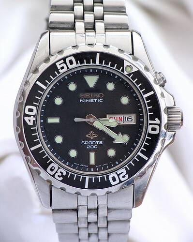 Seiko kinettic 200 m
