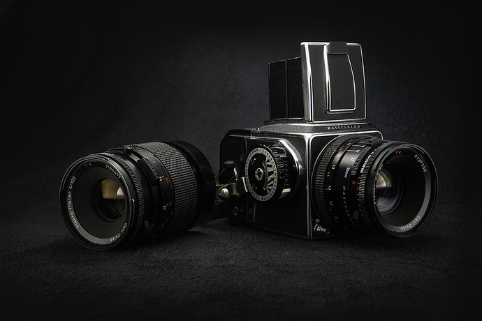 hasselblad-medium-format-camera-light-painting-dirk-ercken