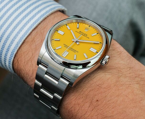 Rolex-Oyster-Perpetual-36-126000-watch-7-1