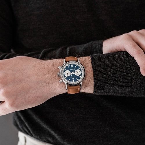 Hamilton5-wrist_2048x2048