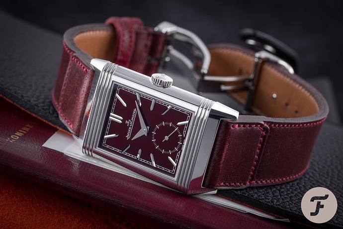 Jaeger-LeCoultre-Reverso-Tribute-SS-Burgundy.002-Edit