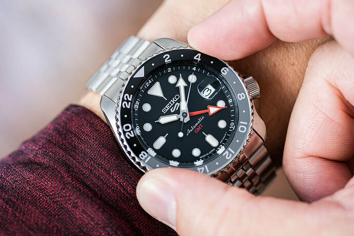 Seiko 5 GMT