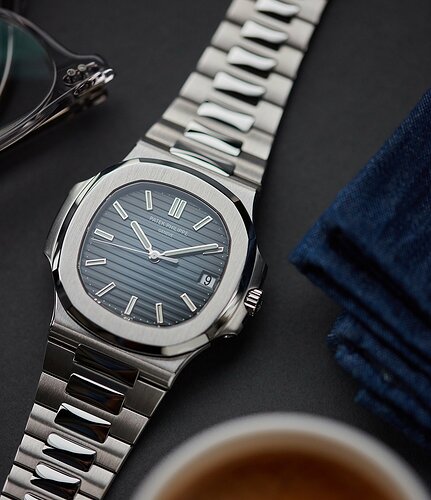 Patek_Philippe_Nautilus_5711_1A__