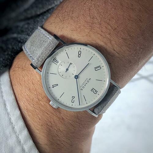 Nomos_Tangente