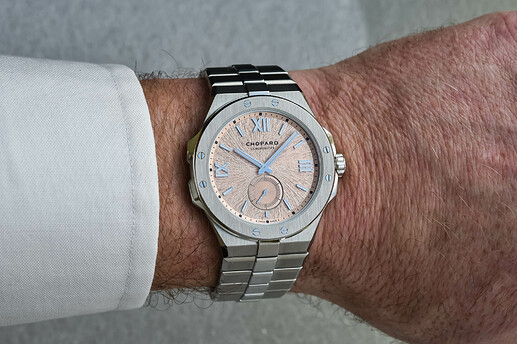 Chopard-Alpine-Eagle-41-XPS-Ultra-Thin-Steel-Salmon-Dial-hands-On-2