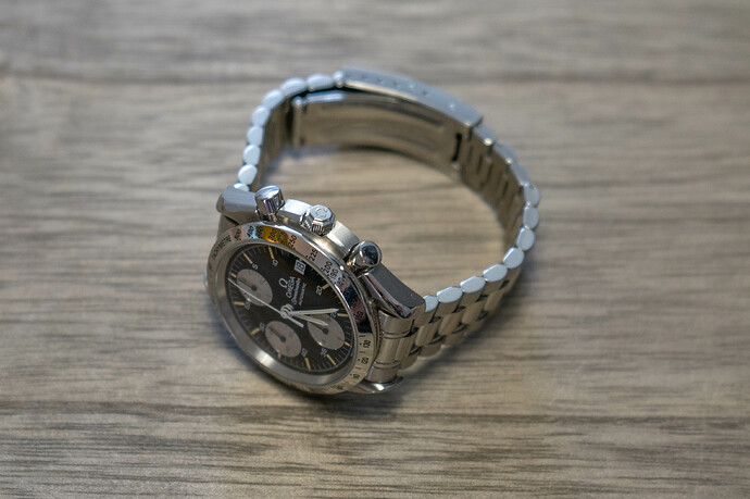 Omega Speedmaster Date-1